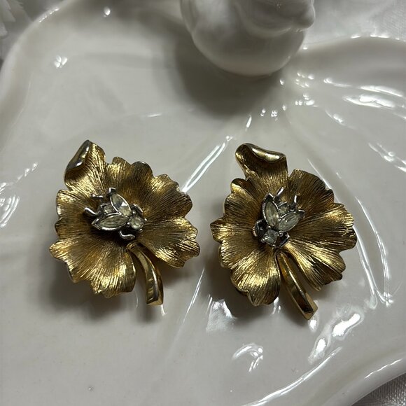 CROWN TRIFARI INSECT MAPLE LEAF DRESS CLIPS - Picture 2 of 7